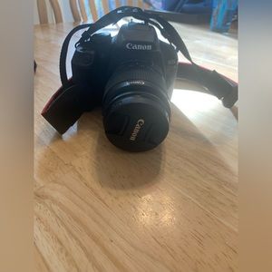 Canon Rebel T7